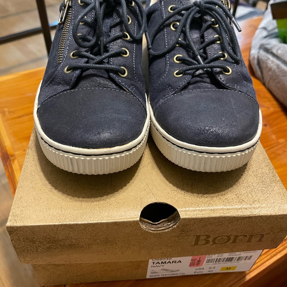 Born navy blue sneakers